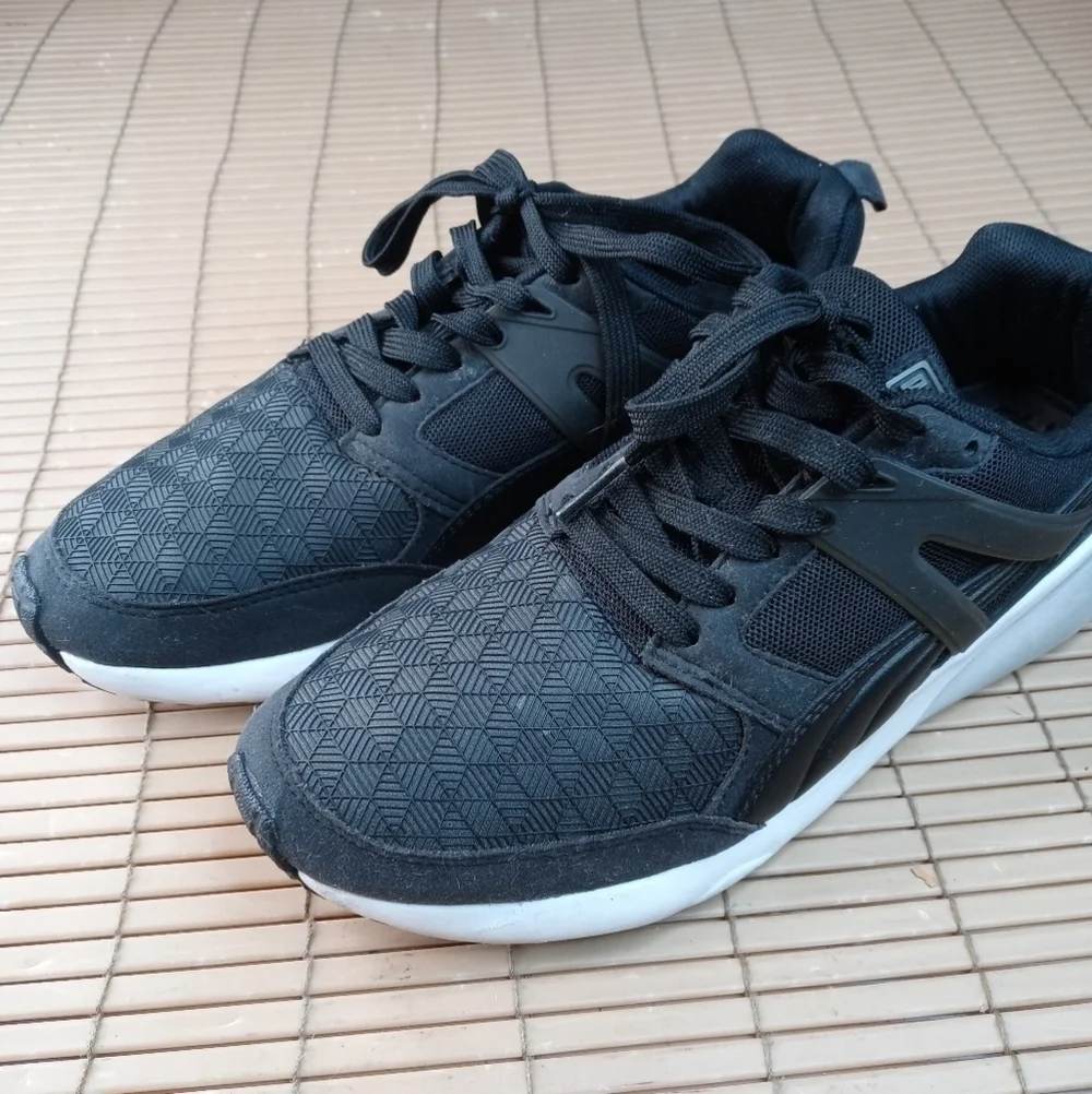 Puma Arial womens Size 7.5 Black/White Casual Running Shoes 4600001033. 314pm